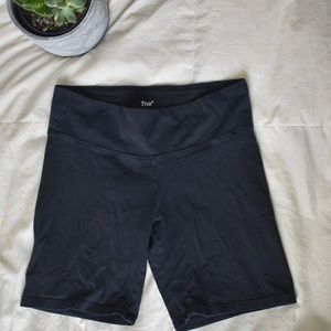 Mid-rise TNA 7’ bike shorts